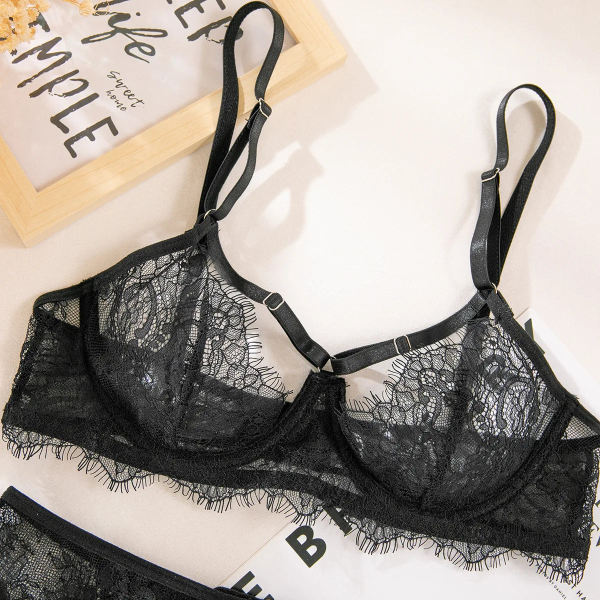 Daring Lingerie Women Sexy Clothes Outfits Hot Erotic Costume Sissy New In Matching Lace Underwear Transparent Erotic Bra Sets